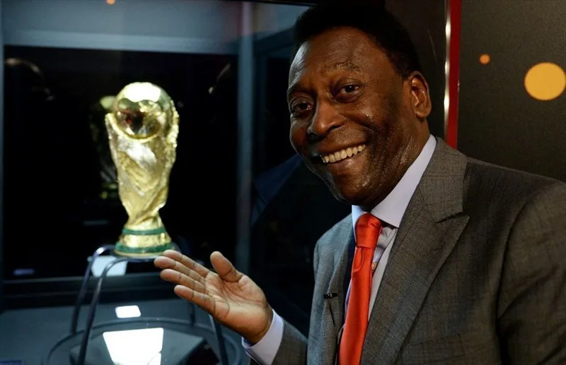 Vua bóng đá Pelé – cầu thủ duy nhất trong lịch sử 3 lần vô địch World Cup.