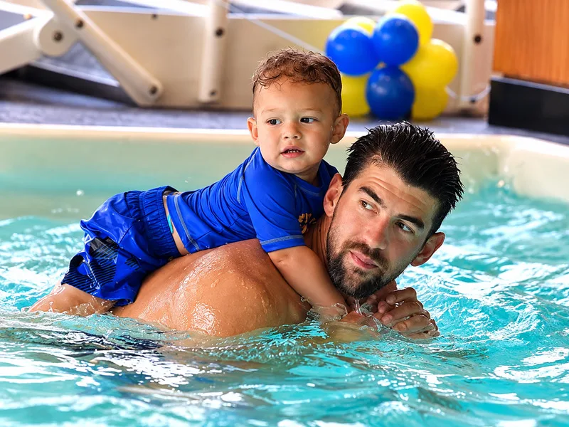 Michael Phelps tiếp tục lan tỏa thông điệp về sức khỏe và an toàn dưới nước.