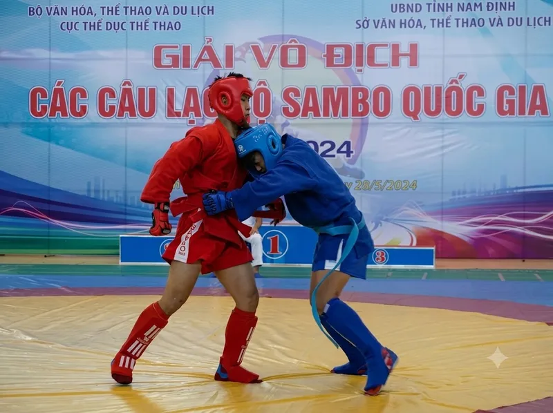 Người mới học Sambo cần được huấn luyện viên hướng dẫn đúng kỹ thuật